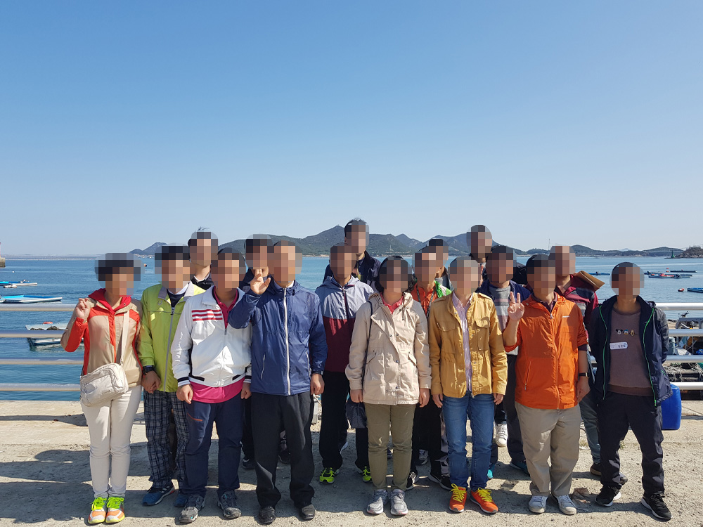 행복한집 외관 또는 단체 사진 자리